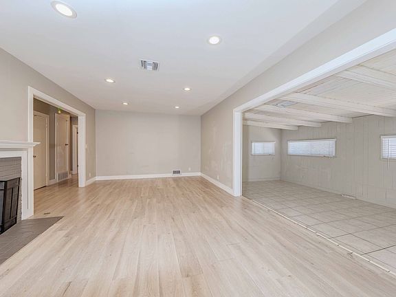 5th image of 1817 E Morava Ave