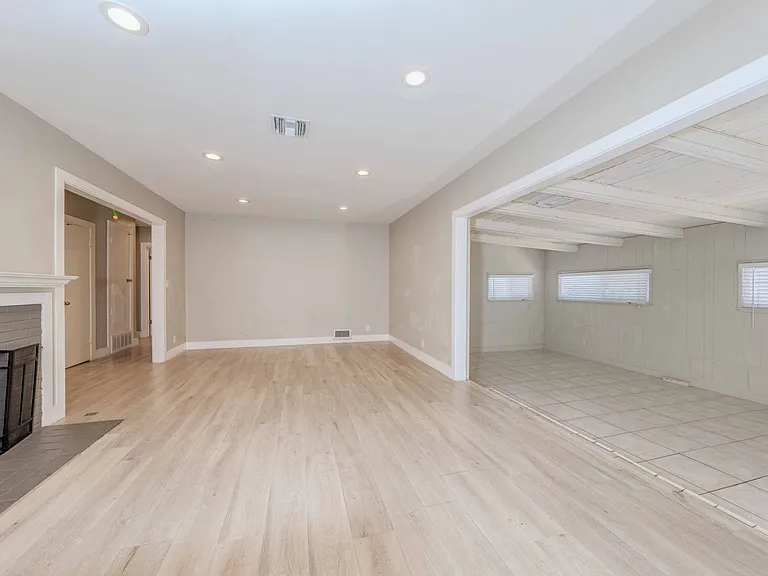 1817 E Morava Ave — Photo 5
