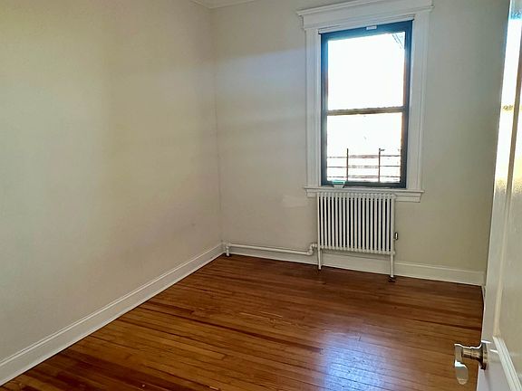 4th image of 228 Saint Marks Pl