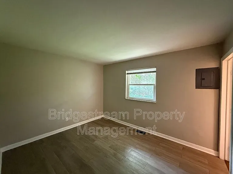 2609 Revere Ave #E — Photo 9