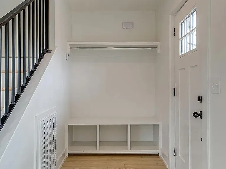 3630B Village Trl — Photo 4