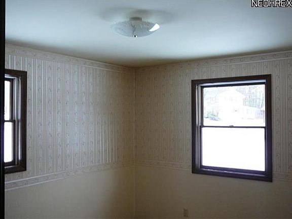 5th image of 46572 Dogwood Cir
