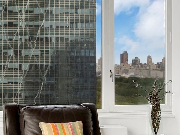 4th image of 322 W 57th St APT 34D1