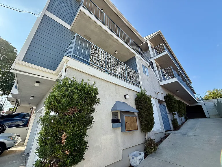 519 E Walnut Ave #4 — Photo 26