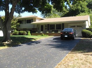 246 Heritage Dr, Rochester, NY 14615