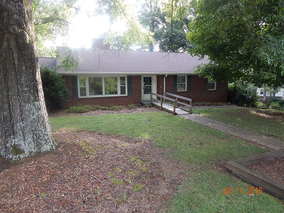 1st image of 326 Sunset Dr