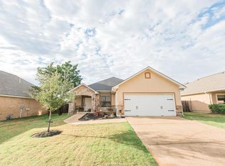 2111 Ella Ln, Bryan, TX 77802