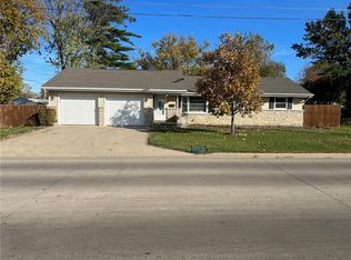 1307 E St, Charleston, IL 61920