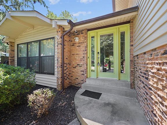 2nd image of 2532 Charglow Dr