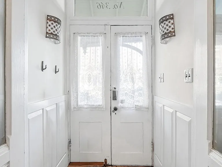 346 E Union St — Photo 5