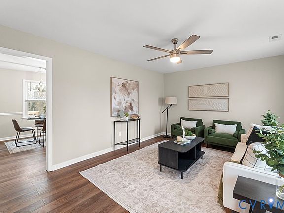 2nd image of 1807 Meadow Park Cir