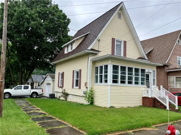 204 Ford St, Newark, NY 14513