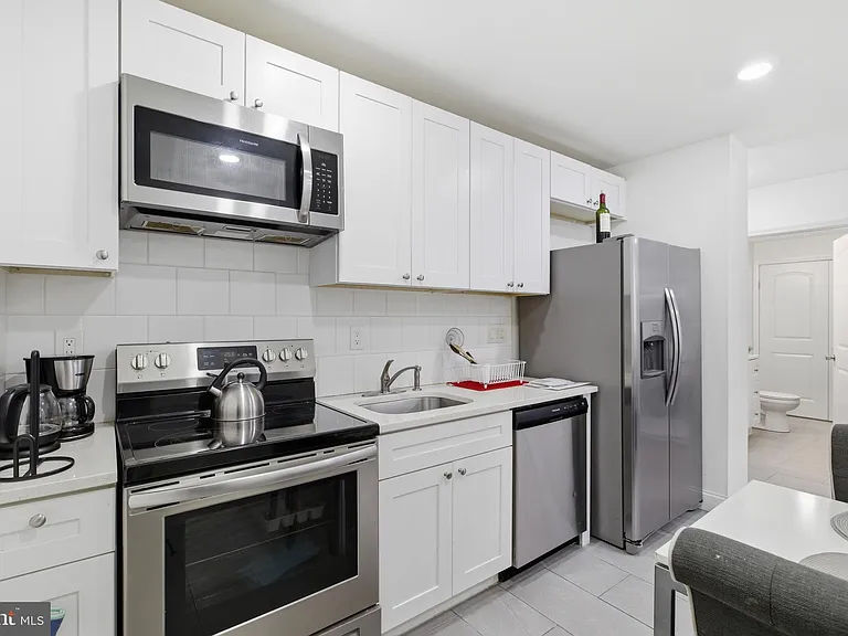 925 N Broad St #29-3F — Photo 4