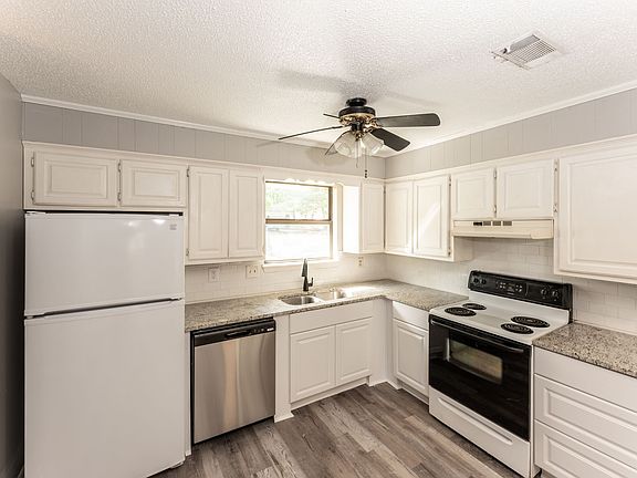 3rd image of 406 N Joplin Pl #D