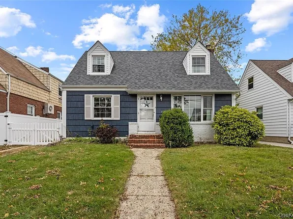 7-22 151st Pl #X, Whitestone, NY 11357