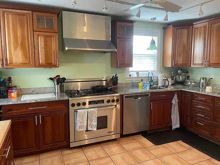 632 Regester Ave — Photo 6