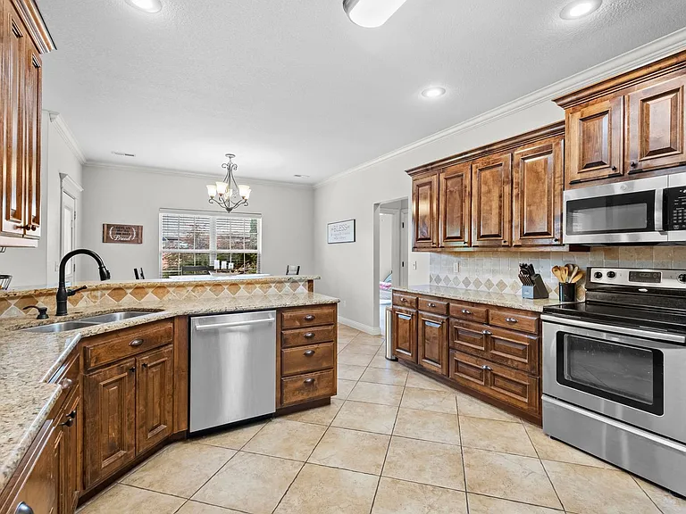 1048 Tarah Knolls Cir — Photo 12