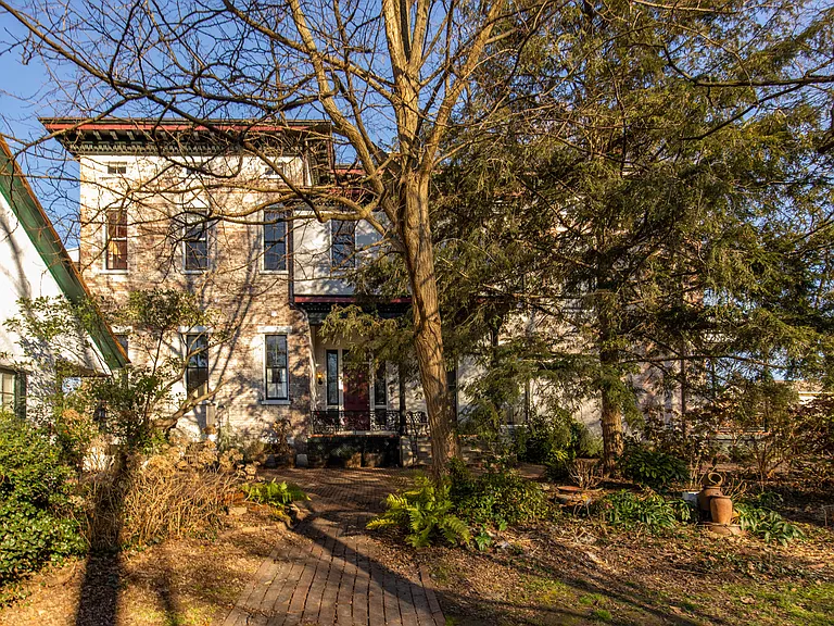 2114 Edgehill Rd #D — Photo 2