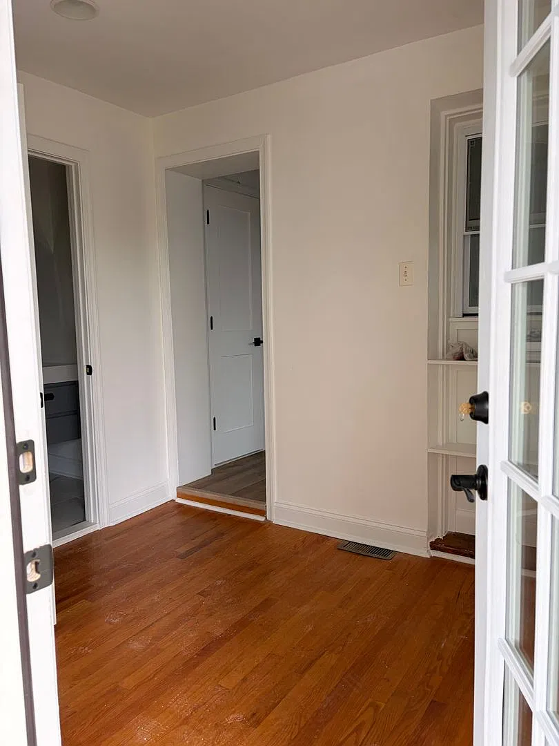 Modern 2BR Luxury in the Heart of Media-Steps from State Street — Photo 3