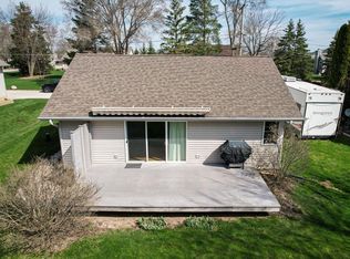 28725 Mulberry Ln, Waterford, WI 53185