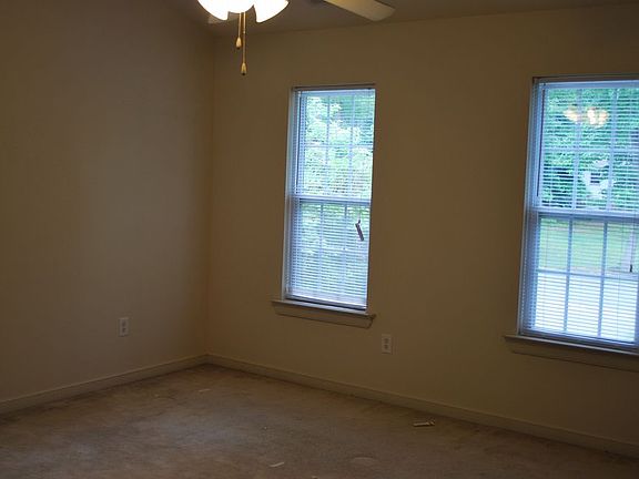 4th image of 721 Lakeside Blvd