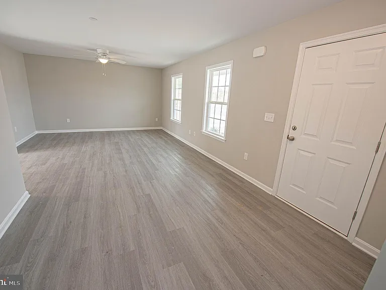 241 Morgans Ct — Photo 12
