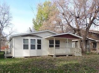 205 7th St NW, Minot, ND 58703