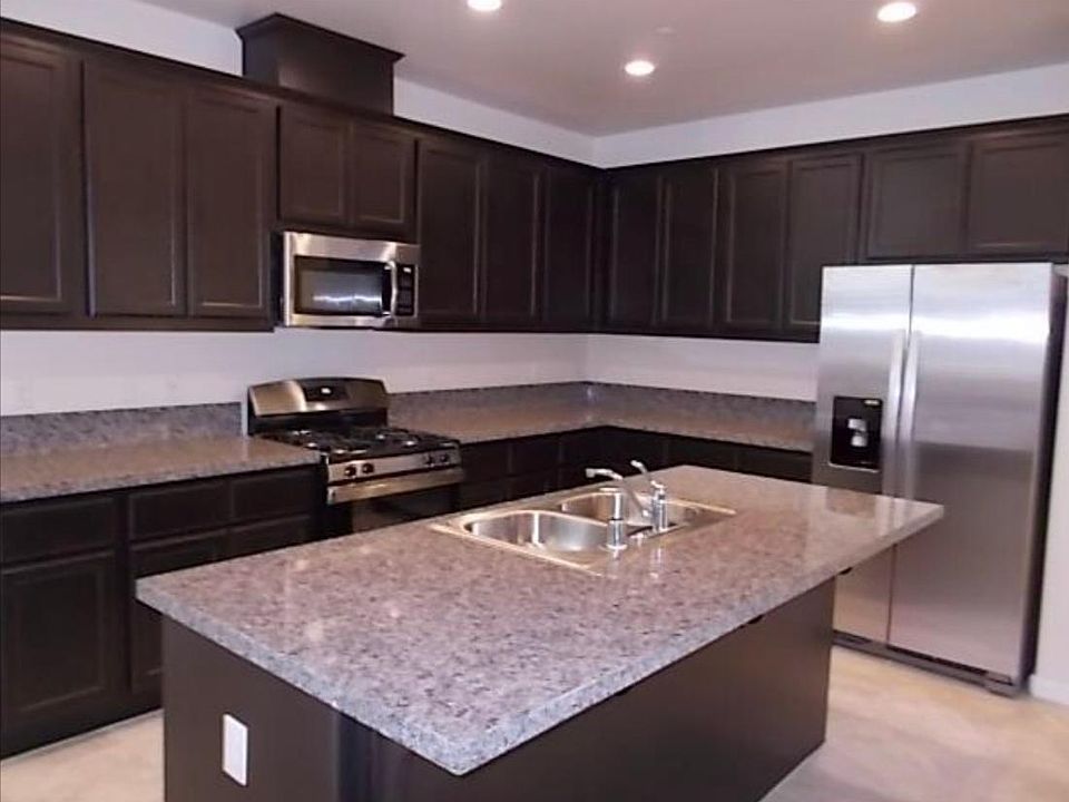 2nd image of 1427 Woodbury Ct