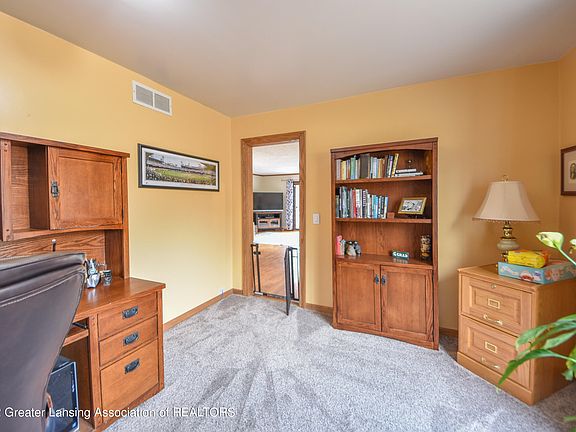 3rd image of 1406 Fairoaks Ct