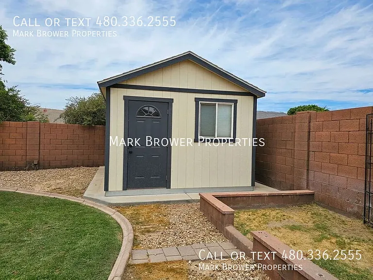 566 S Esmeralda — Photo 23