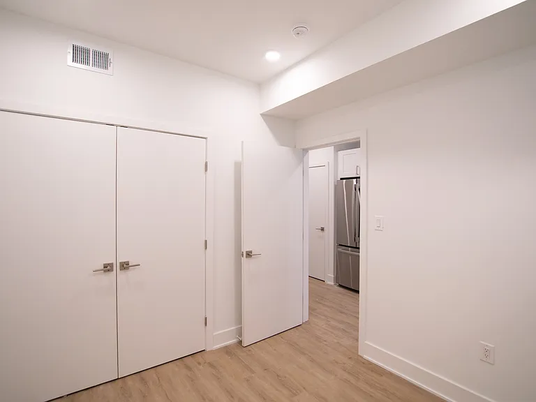 1325 N Lee St — Photo 17