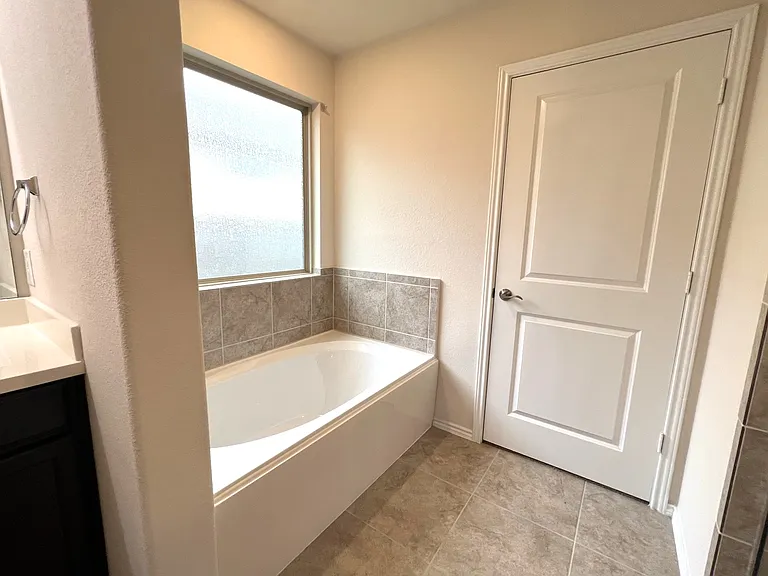5808 Eden Dr — Photo 10