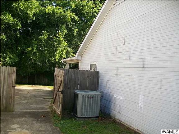 3rd image of 2904 Dublin Dr N