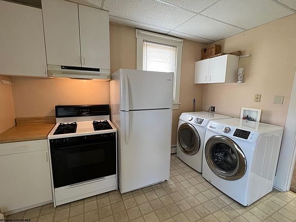 4th image of 114 Holland Ave #B