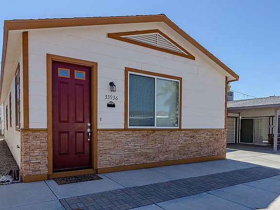 3rd image of 33936 Smoketree Ln