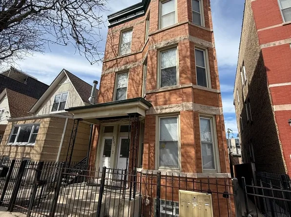 2302 W Roscoe St APT 2F, Chicago, IL 60618