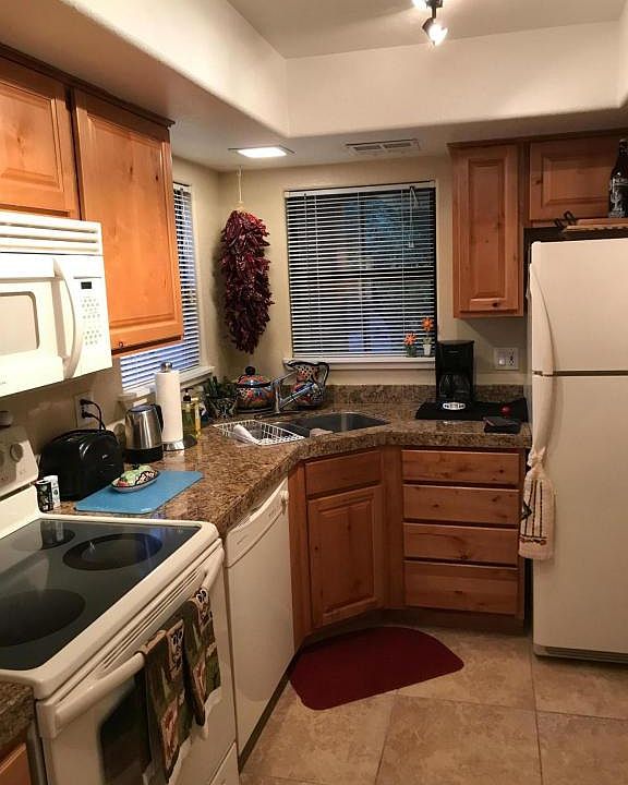 2nd image of 6651 N Campbell Ave