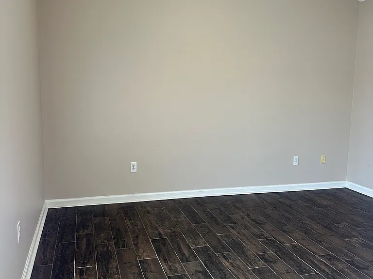 802 Johnston Cv — Photo 20