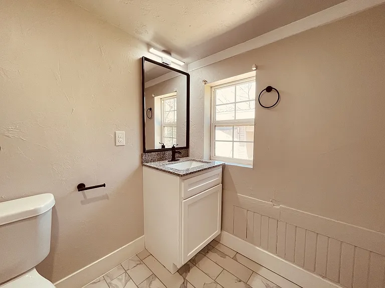 1205 NW 31st St — Photo 12