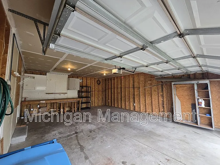 684 Glenlivet St — Photo 39