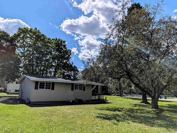 3rd image of 150847 RED MAPLE ROAD