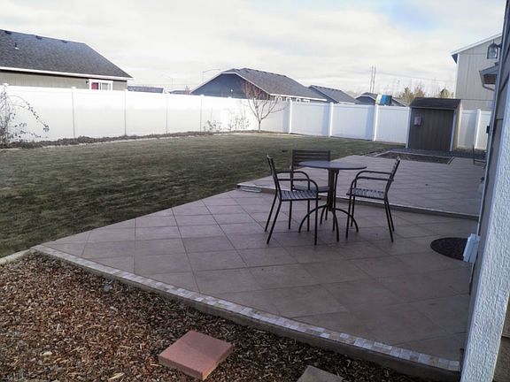 4th image of 1404 E June Dr