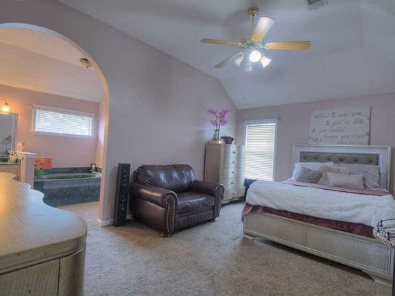 4th image of 4640 Meadow Cliff Dr