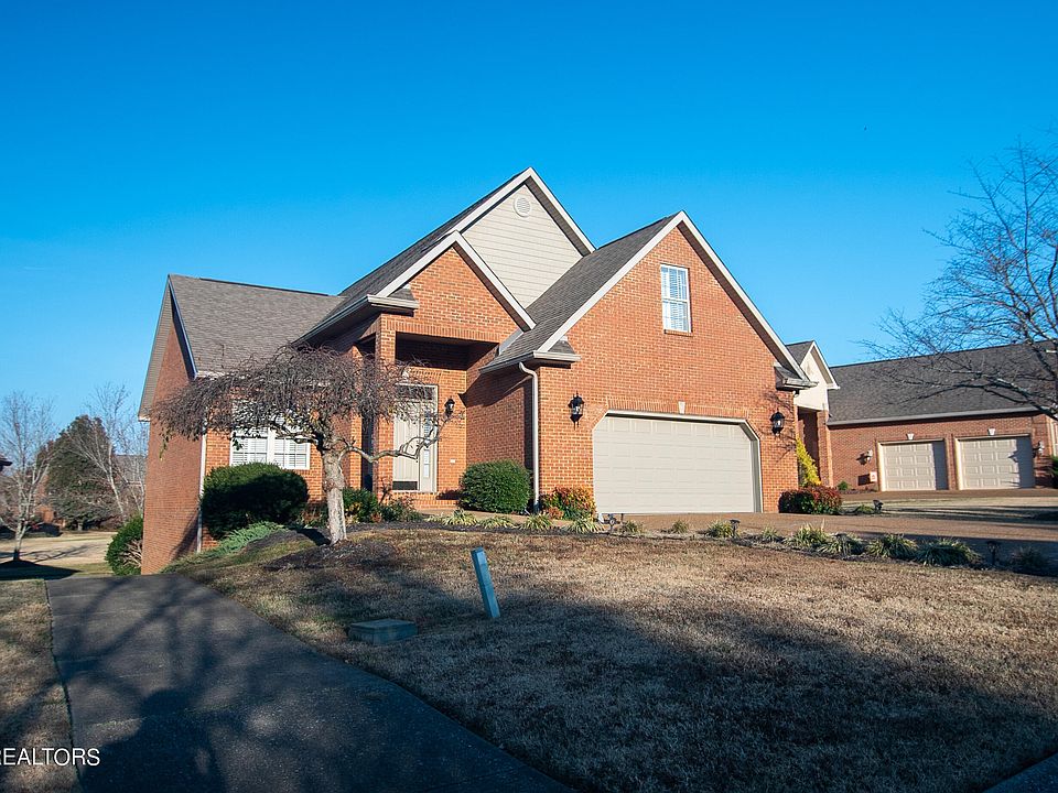 1st image of 220 Savannah Park Dr