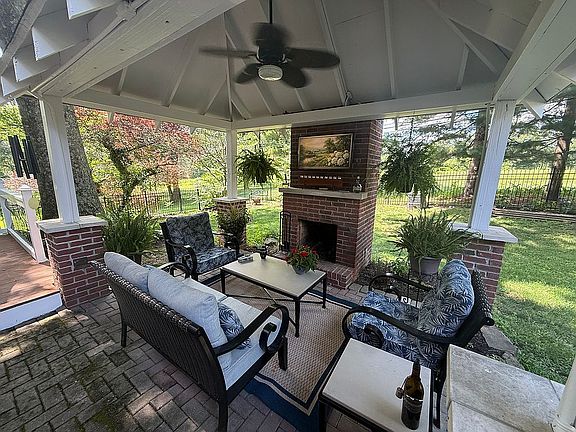 2nd image of 7022 Shamrock Cir