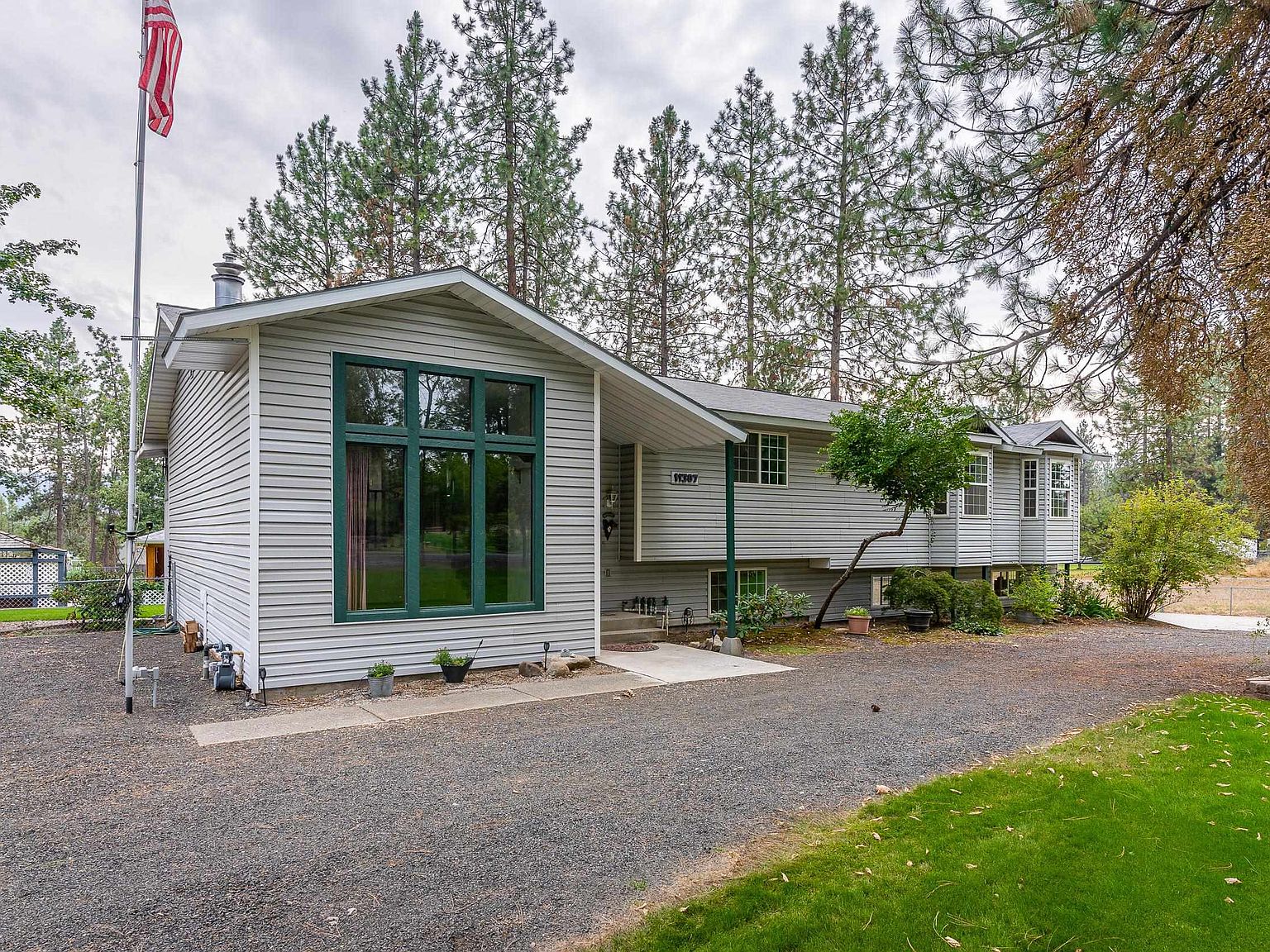 11387 W Meadowview Ln, Nine Mile Falls, WA 99026 MLS 202321190 Zillow