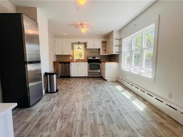 61 Almy St #2, Newport, RI 02840