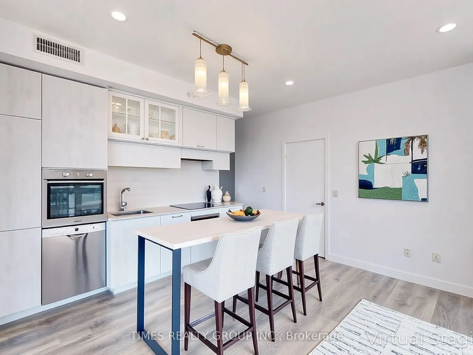 3 bed, $3,000 — Photo 2