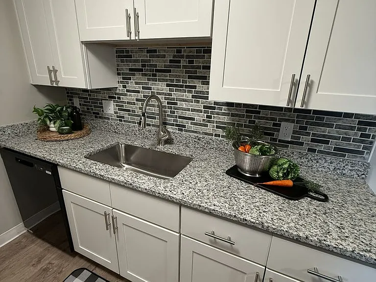 Bellevue Hills Apartment Homes — Photo 74