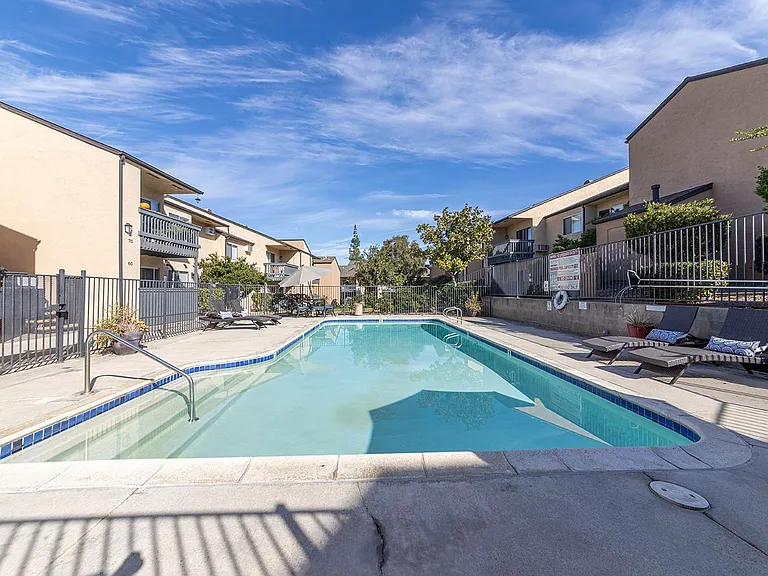 Willow Creek Apartments — Photo 16